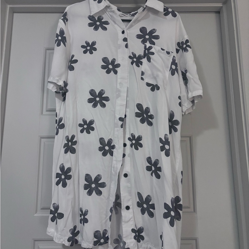 Women's White and Black Floral Swim Coverup